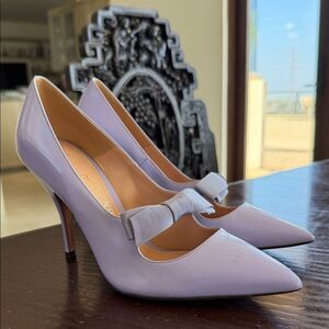 Chic Lavender Heels with Bow Detail